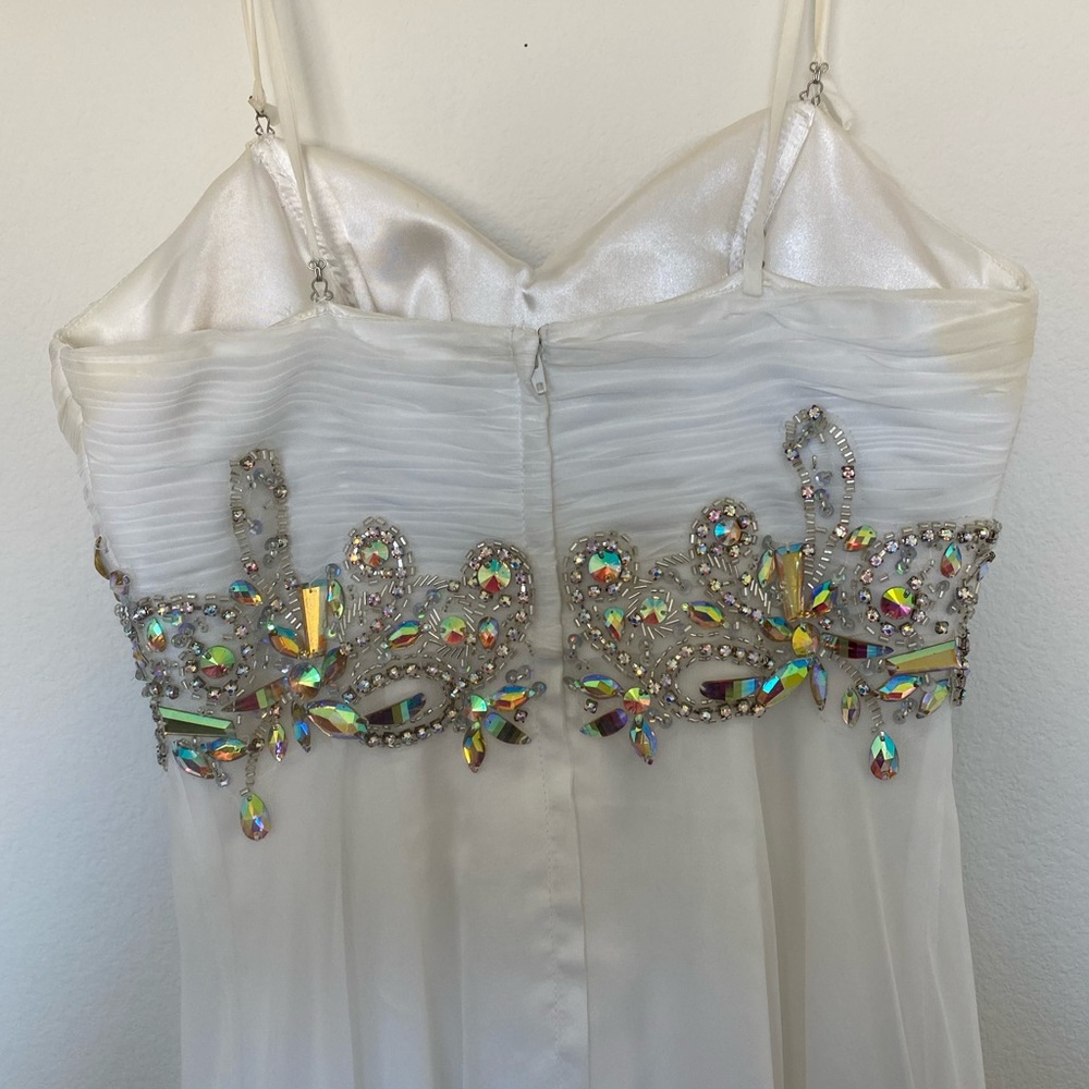 Wedding Dress - Picture 3 of 11